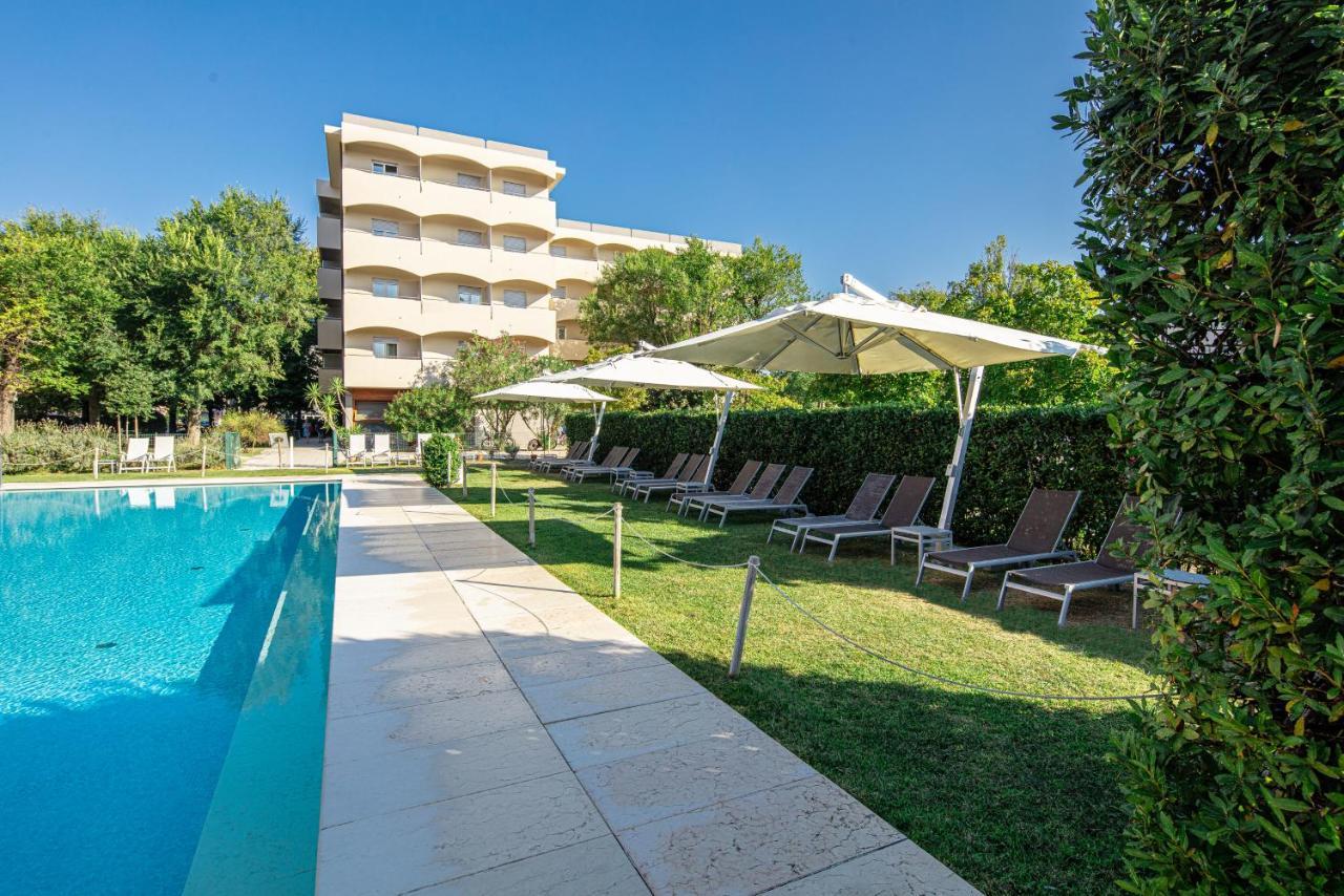 Hotel La Pergola Lignano Sabbiadoro Exteriér fotografie